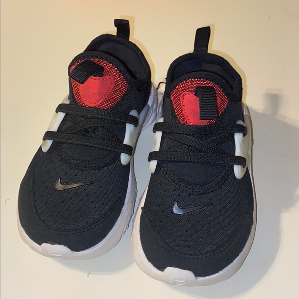 Boys Prestos size 9